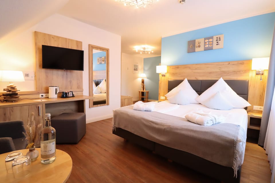 kleine Junior Suite | In-room safe, desk, free WiFi, bed sheets