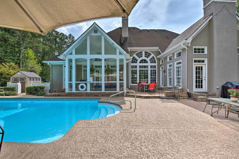 Property Exterior | Backyard w/ Pool | 11 Acres