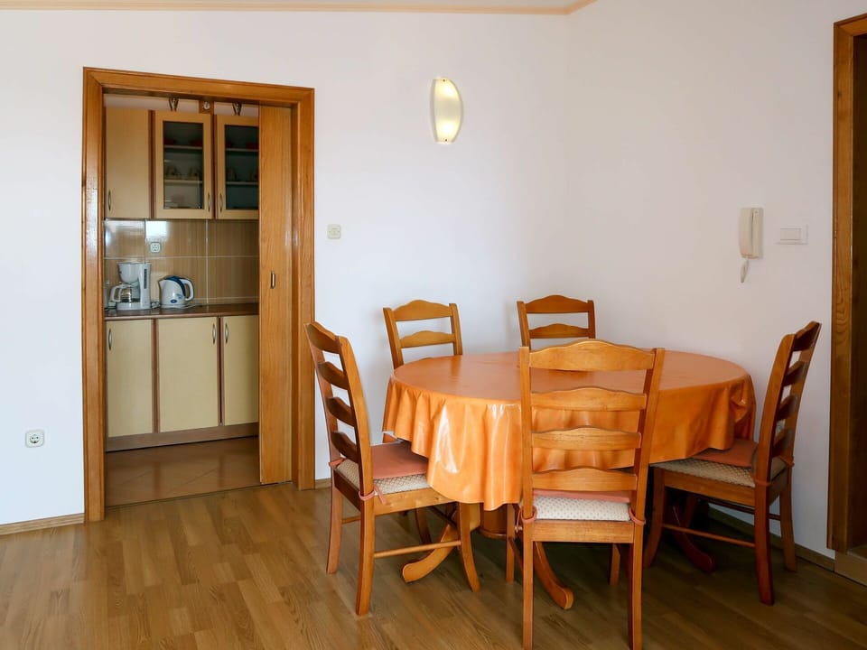 Room, Furniture, Property, Dining Room, Floor, Hardwood, Building, Table, House, Chair
