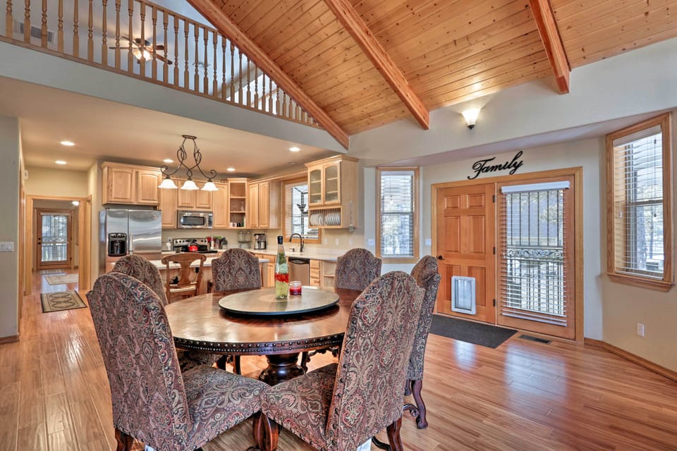 Dining Space | Dishware/Flatware