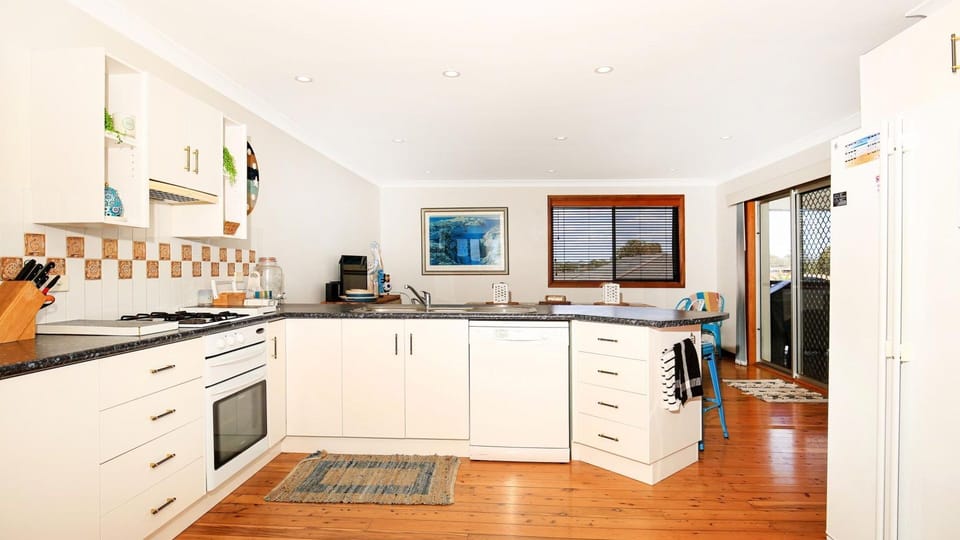 Fantastic chef's kitchen for preparing gourmet meals