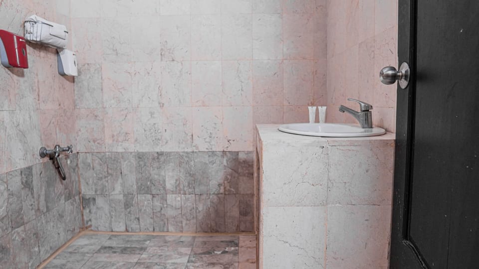 Superior Room | Bathroom | Towels, soap, shampoo