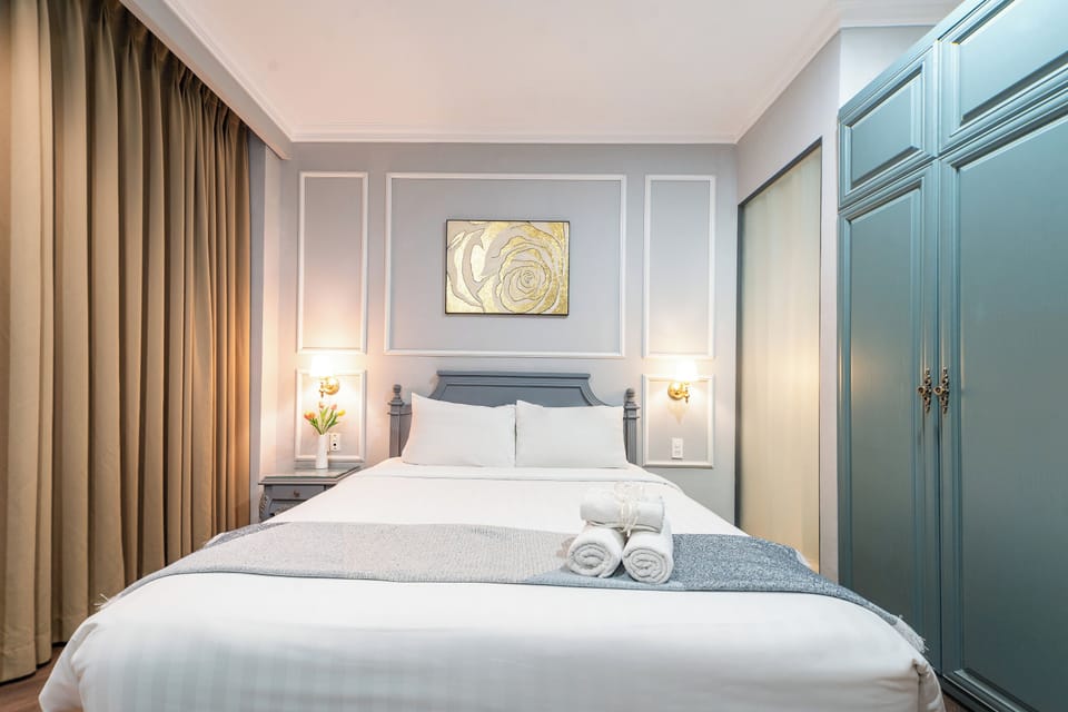 Deluxe Queen Room | Minibar, desk, soundproofing, free WiFi