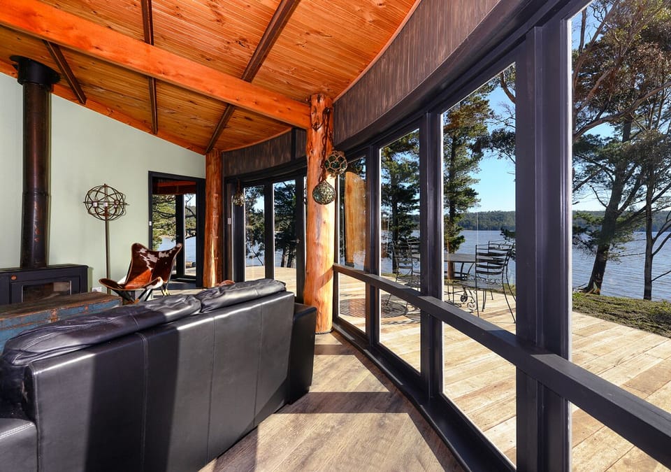 Cottage | Beach/ocean view