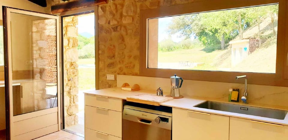 Day,Kitchen or kitchenette,Floor plan,Communal kitchen,Garden view
