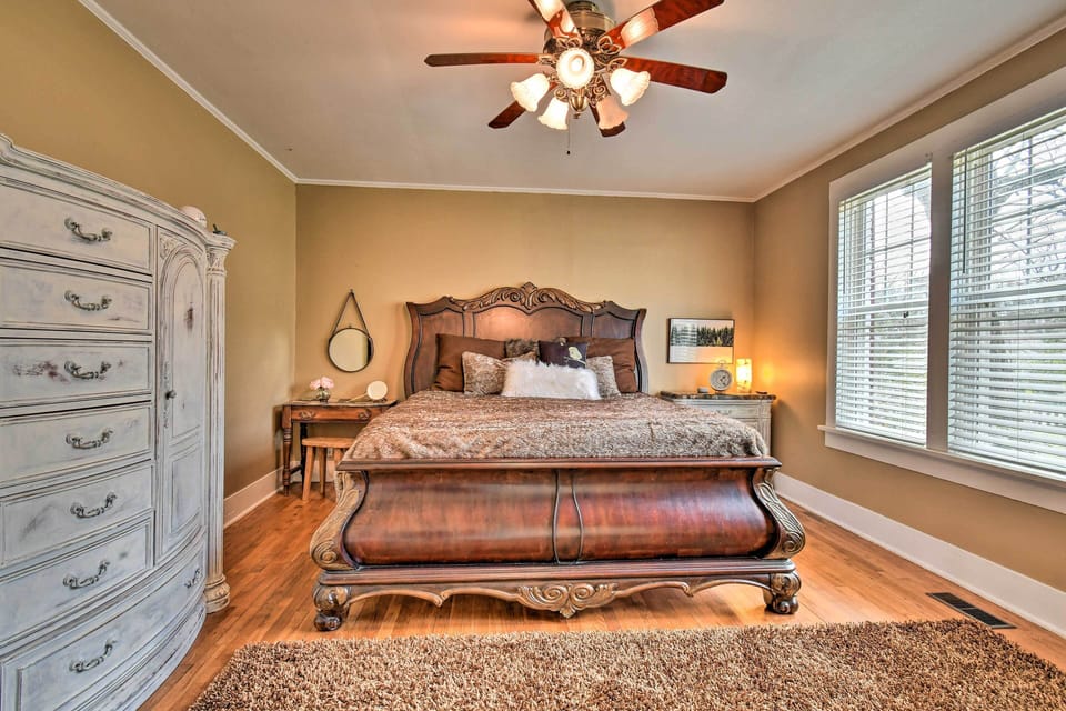 Bedroom 1 | King Bed