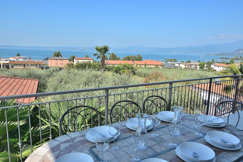 Villa, 4 Bedrooms | In-room dining