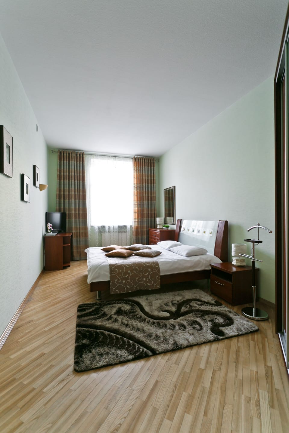 Apartment, 1 Bedroom | 2 bedrooms, in-room safe, desk, laptop workspace