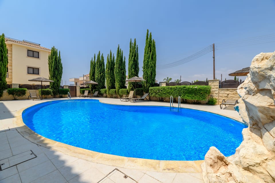 Apartment | Pool | Outdoor pool
