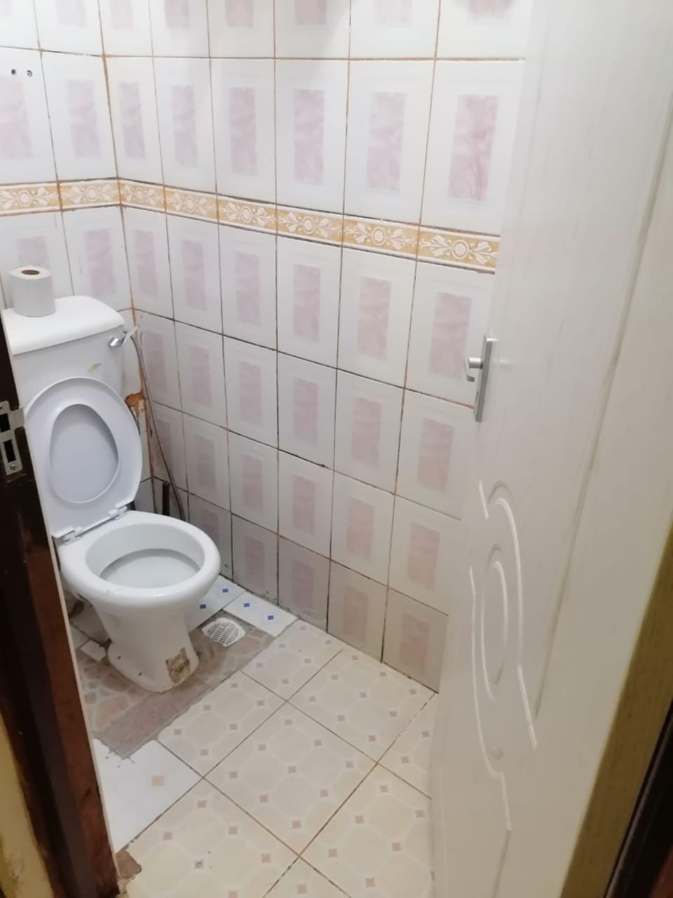 Apartment, 2 Bedrooms | Bathroom | Shower, towels, soap, shampoo
