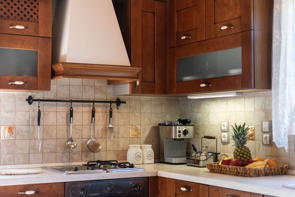 Family House | Private kitchen | Fridge, oven, stovetop, dishwasher