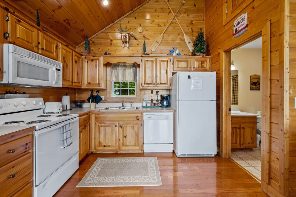 Well equipped kitchen..