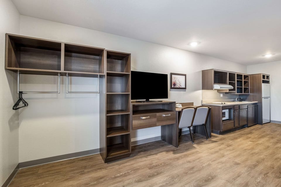 Room, 2 Queen Beds, Accessible, Non Smoking | Desk, laptop workspace, free WiFi, bed sheets