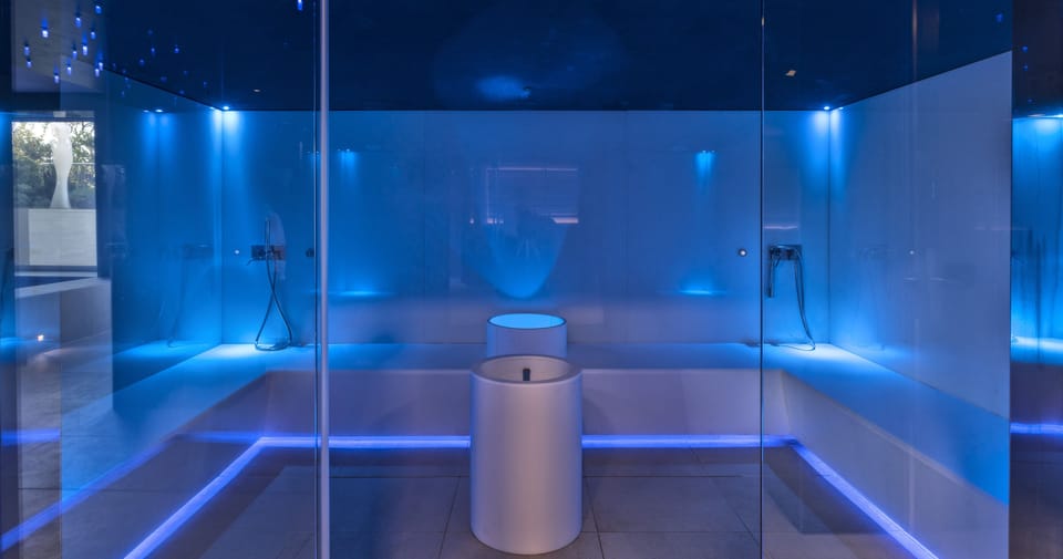 Couples treatment rooms, sauna, hot tub, Turkish bath, body treatments