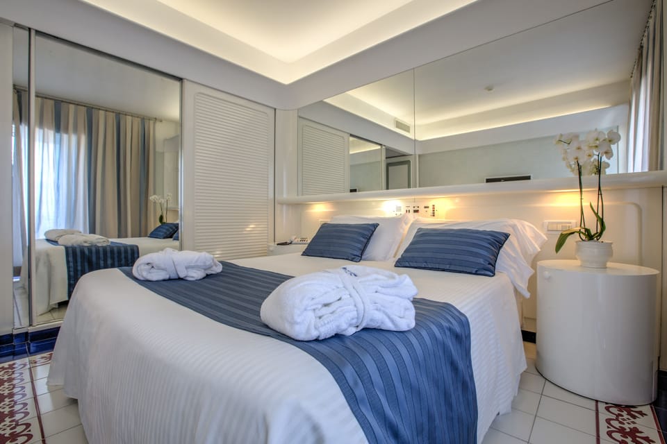 Premium bedding, minibar, in-room safe, desk