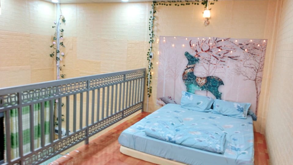 Cabin | Pillowtop beds, individually furnished, blackout drapes