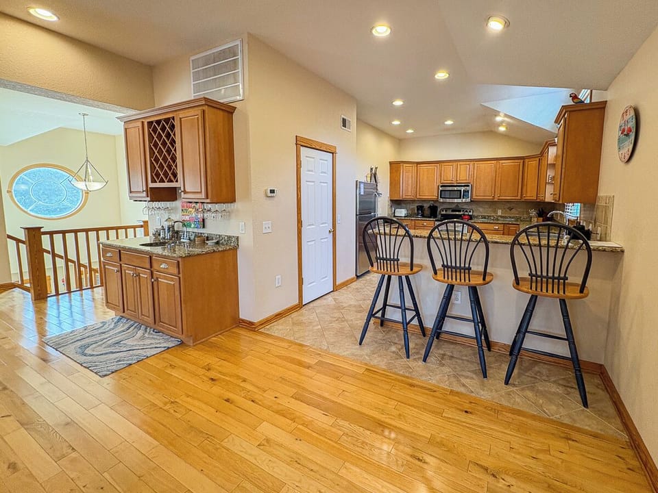 Kitchen and Bar 2025