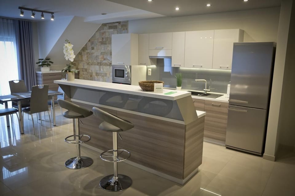 Suite, 2 Bedrooms | Private kitchenette