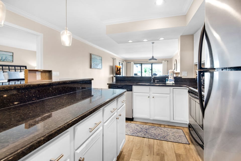 Full kitchen