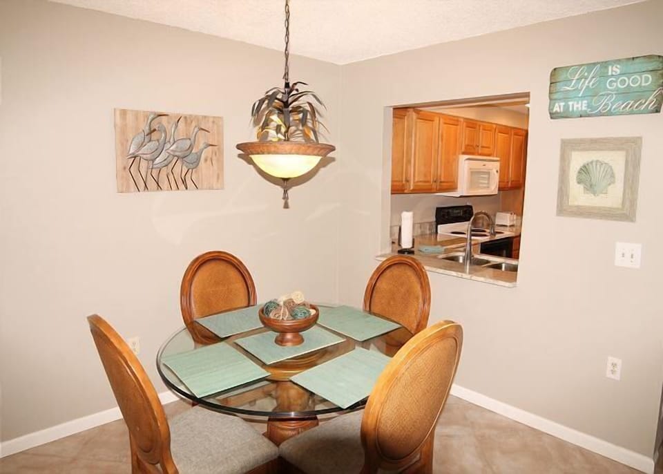Condo, 2 Bedrooms | Private kitchen | Microwave, dishwasher