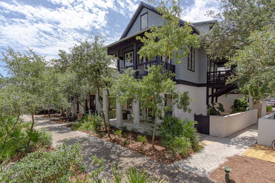 Hartsfield Cottage--South of 30A, Steps to Beach