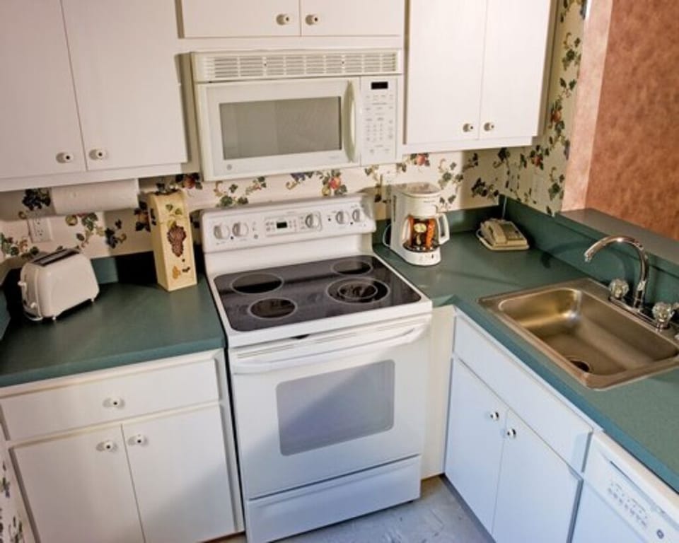 2 fully equipped kitchens.