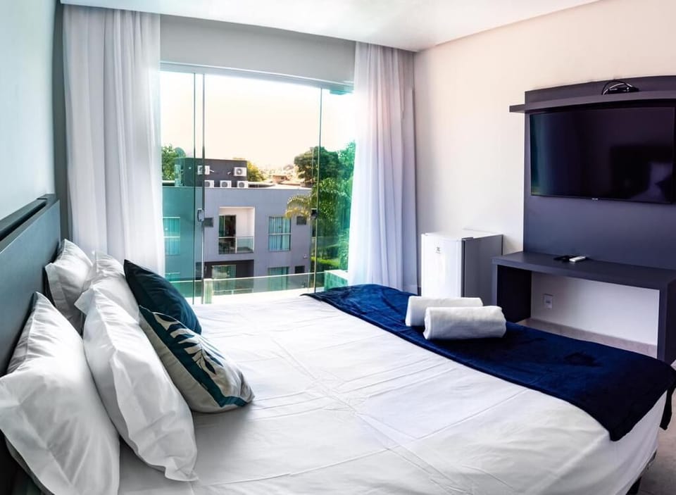 Deluxe Suite | Premium bedding, minibar, blackout drapes, soundproofing