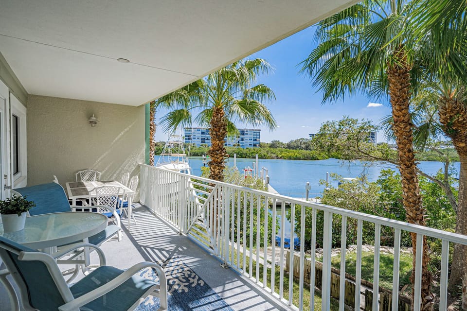 Private balcony overlooking the intracoastal
