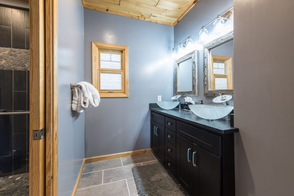 Master Bath Double Vanity - Main Level