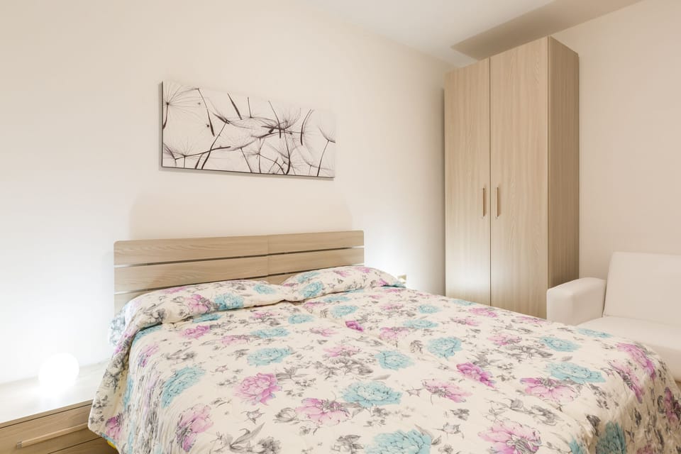 In-room safe, free WiFi, bed sheets