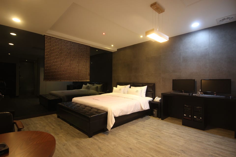 Deluxe Room | Free WiFi