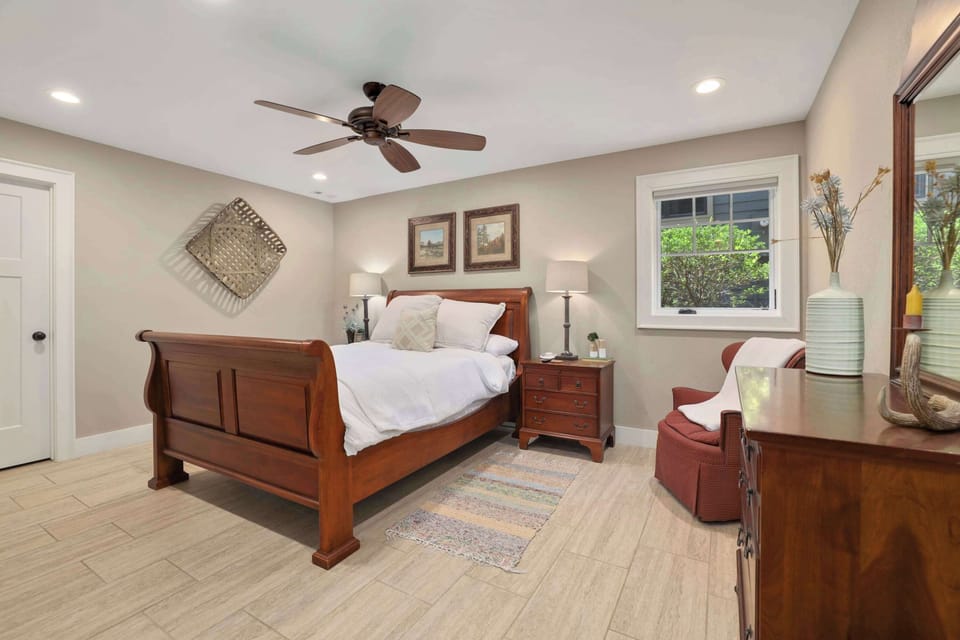 First bedroom with queen bed