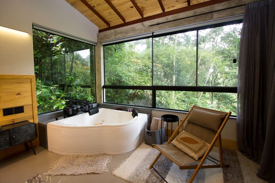 Superior Chalet, 1 King Bed with Sofa bed, Jetted Tub, Garden View | Private spa tub