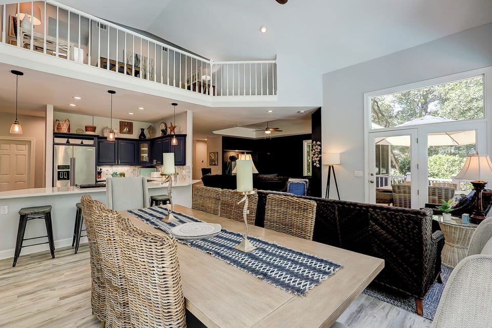 Dining Area/Kitchen