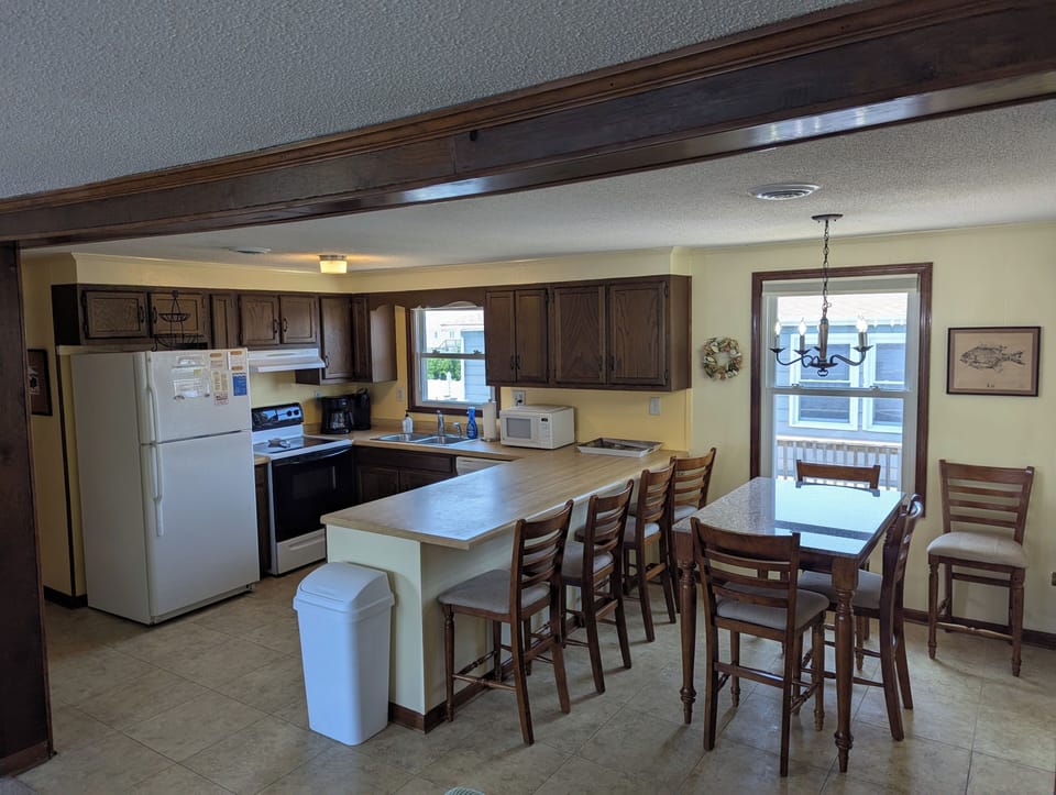 Kitchen/dining area