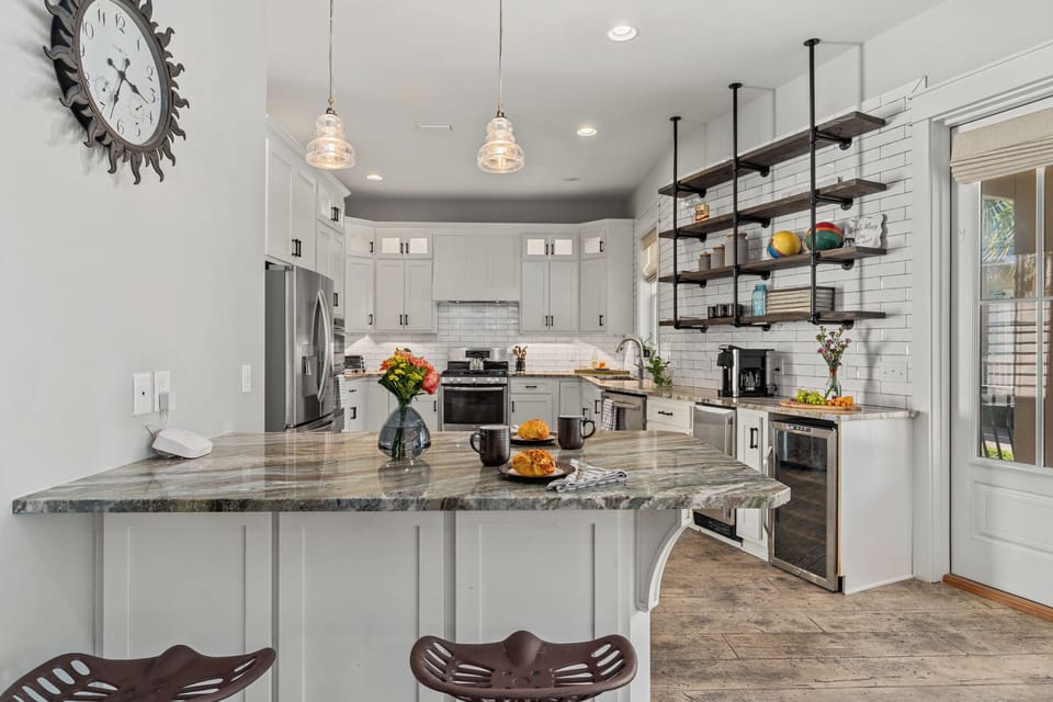 Enjoy casual dining at the kitchen counter.