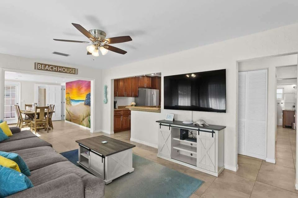 Chrissy's Cottage 2 | Living Room