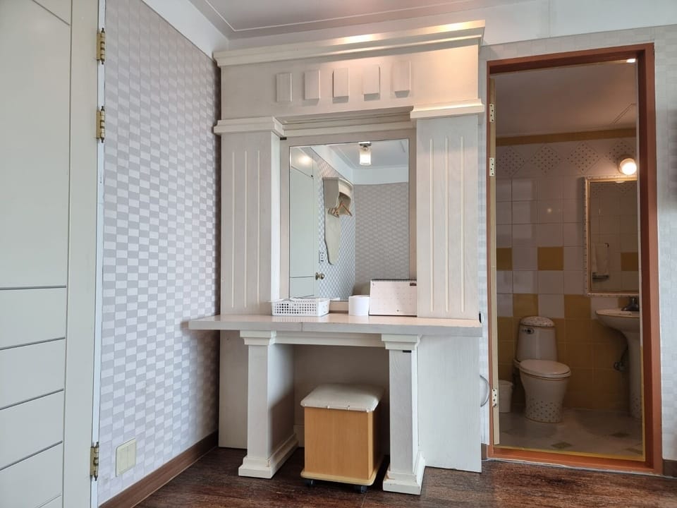 Deluxe Double Room 4F | Free WiFi
