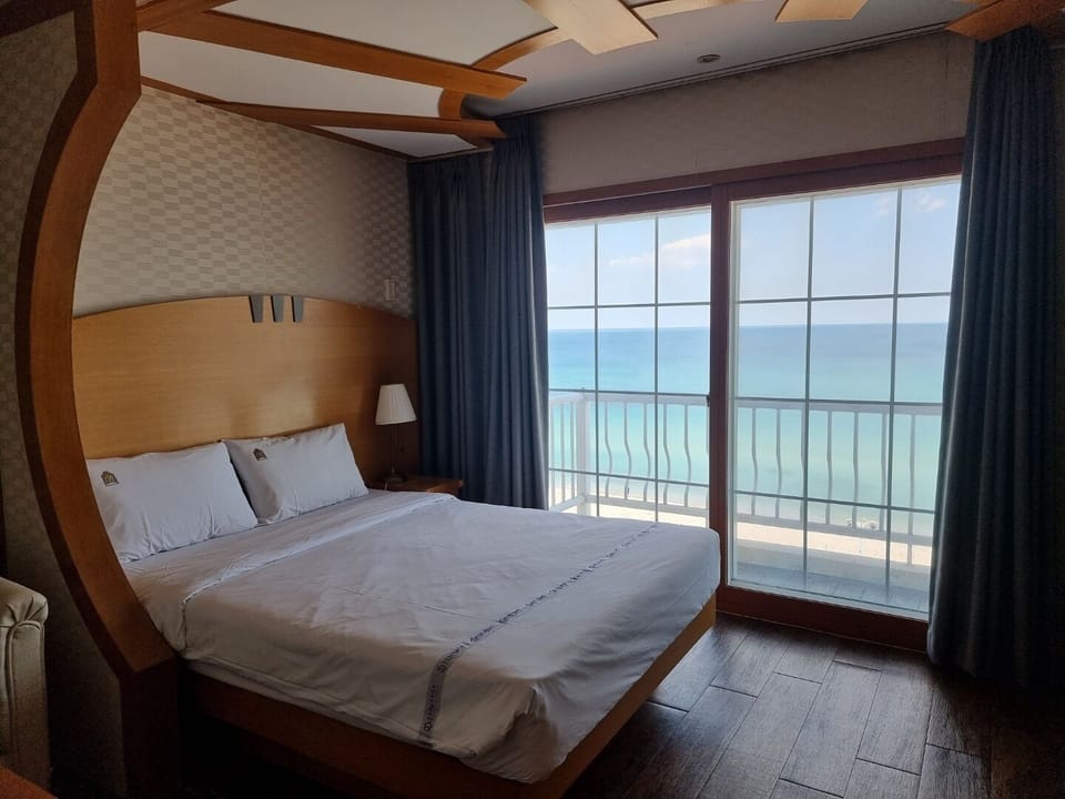 Deluxe Double Room 6F | Free WiFi