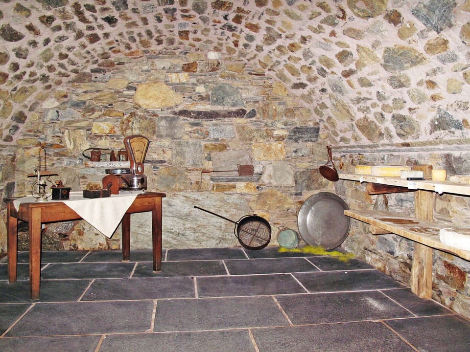 Building, Wood, Brick, Brickwork, Interior Design, Architecture, Floor, Flooring, Ceiling, Stone Wall