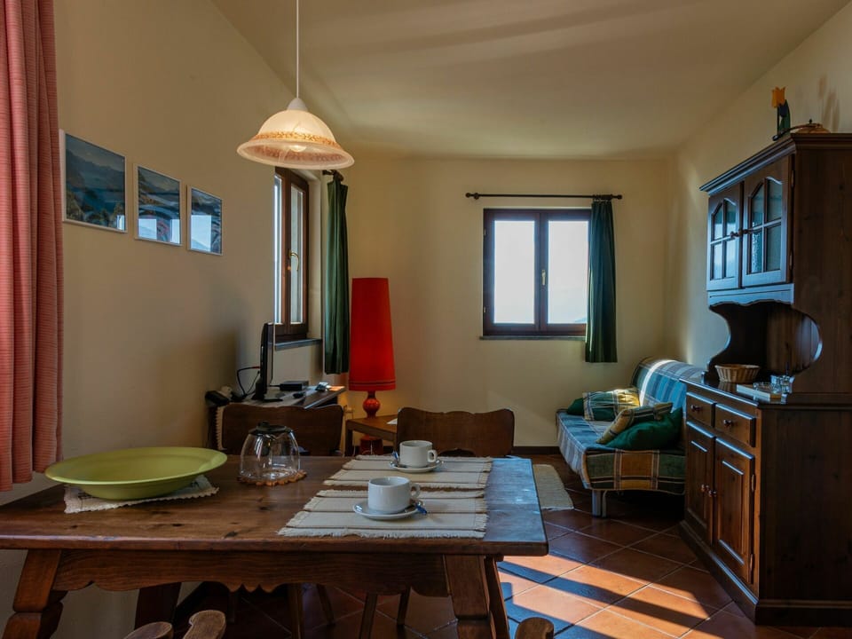 Room, Furniture, Property, Building, Interior Design, House, Table, Floor, Home, Architecture