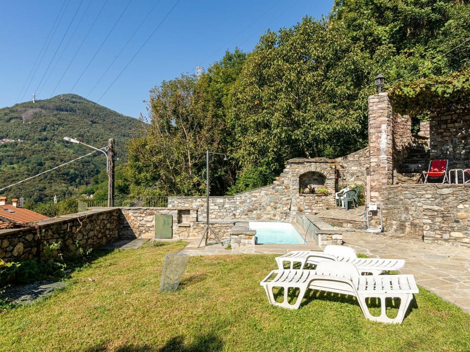 Property, House, Grass, Building, Tourism, Mountain, Vacation, Rural Area, Table, Cottage