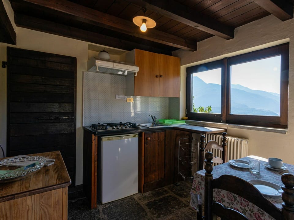Room, Property, Building, Furniture, House, Interior Design, Real Estate, Home, Cabinetry, Kitchen