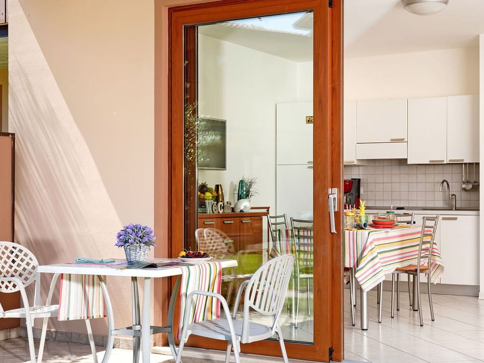 Table, Furniture, Property, Chair, Building, Plant, Window, Cabinetry, Door, Wood