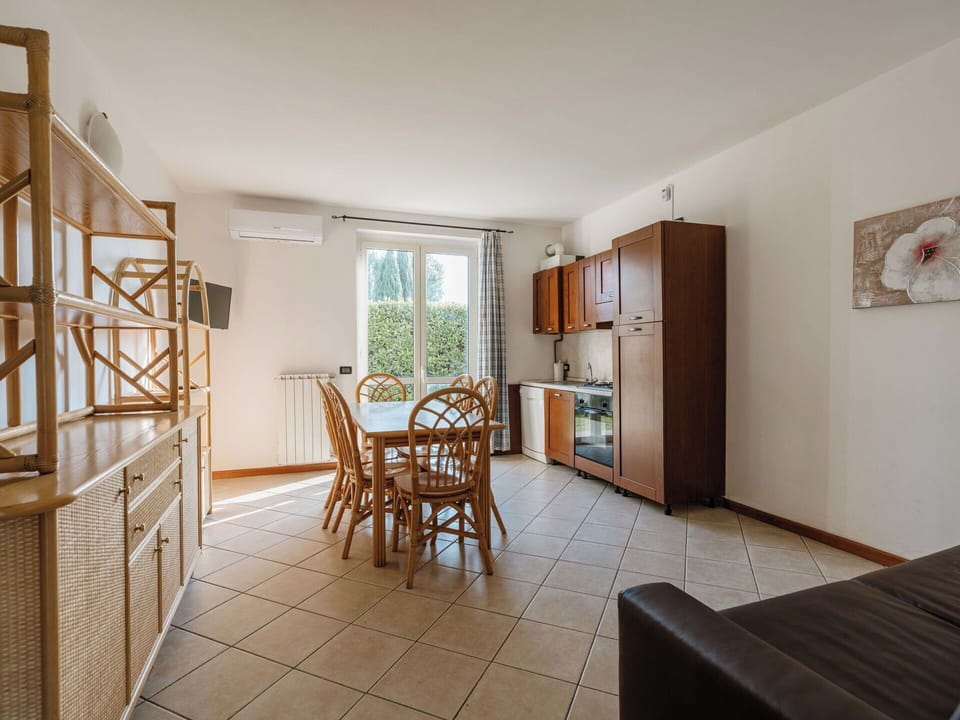 Furniture, Wood, Flooring, Floor, Interior Design, Kitchen & Dining Room Table, Chair, Dining Room, Wood Stain, Ceiling