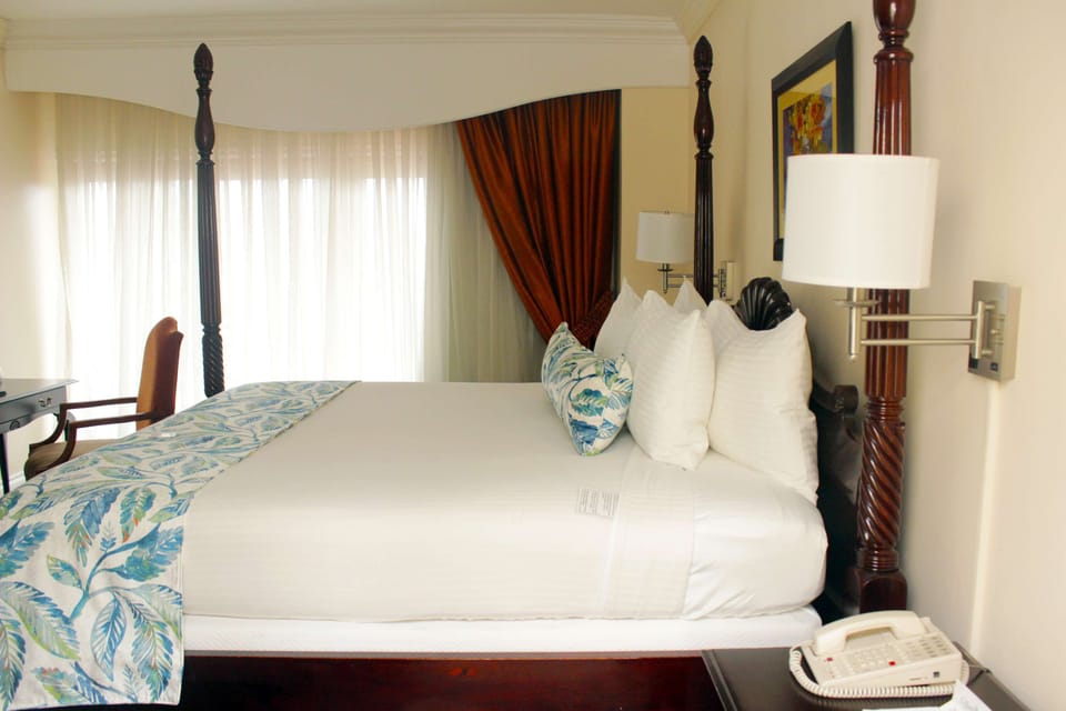 Premium bedding, in-room safe, individually furnished, desk