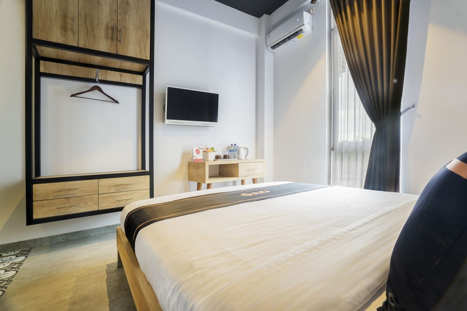 Deluxe Double Room | Desk, free WiFi, bed sheets