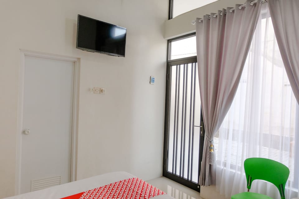 Standard Double Room | Free WiFi, bed sheets