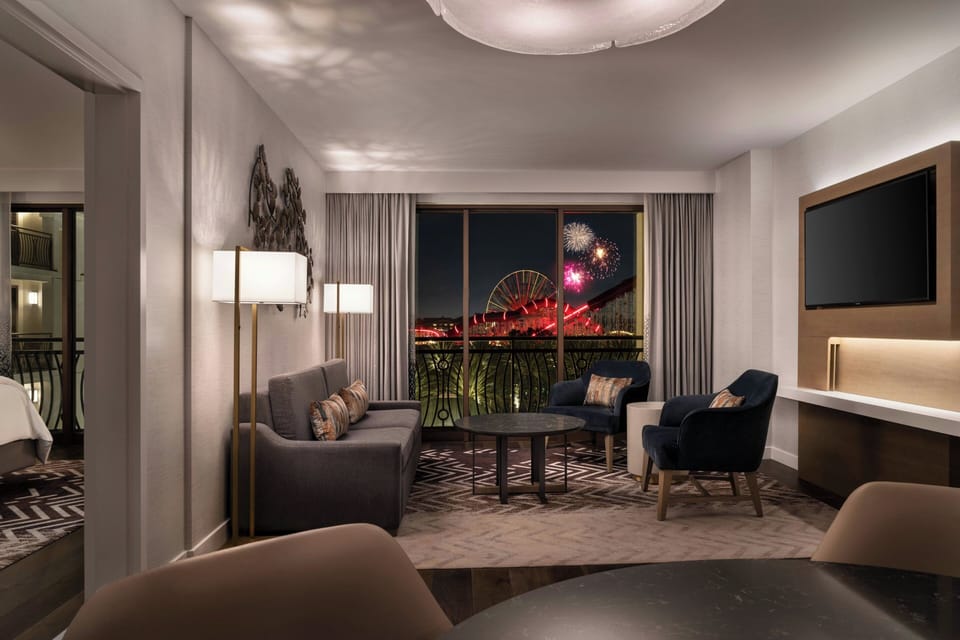 Suite, 1 Bedroom, Theme Park View | Egyptian cotton sheets, premium bedding, down comforters, pillowtop beds