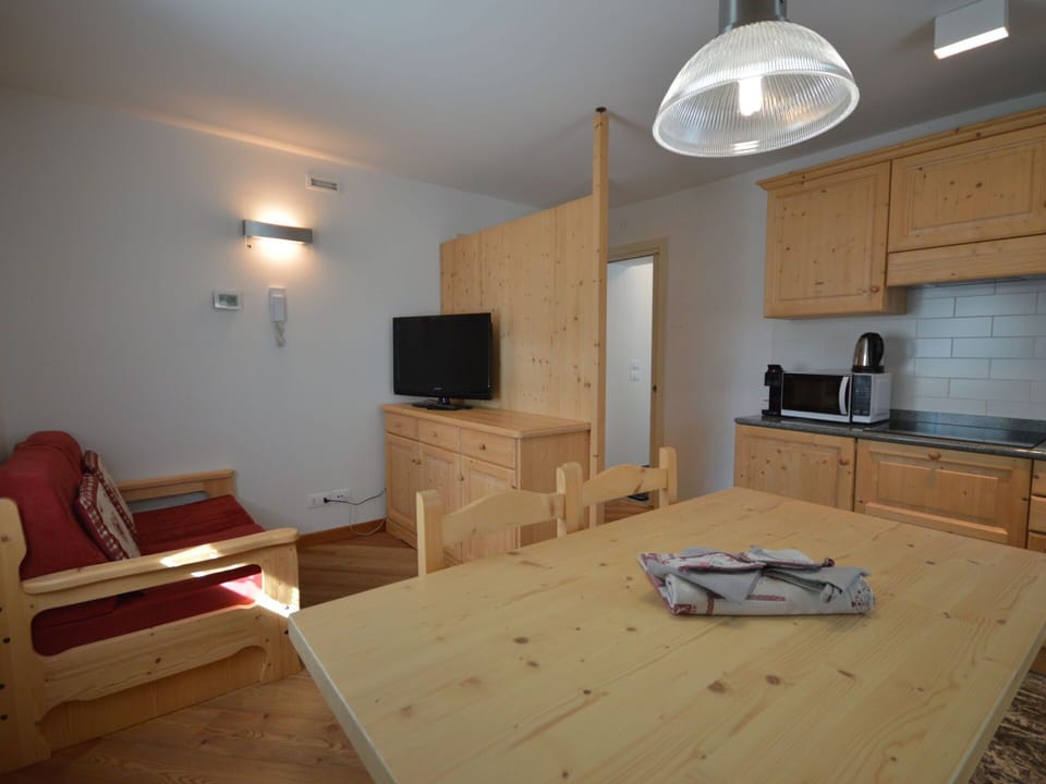 Cabinetry, Furniture, Property, Countertop, Table, Drawer, Wood, Lighting, Home Appliance, Interior Design